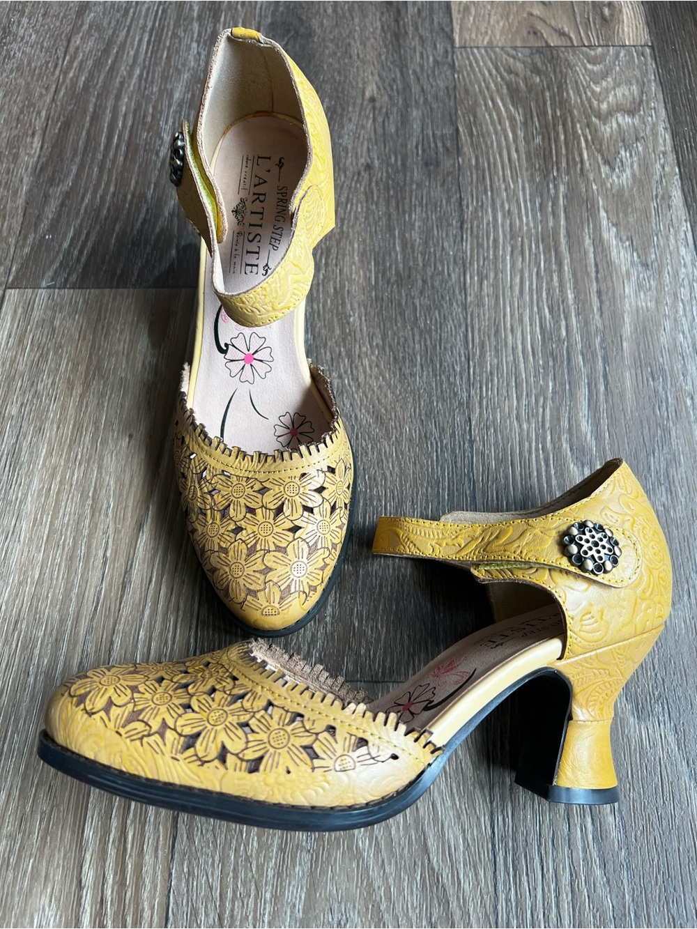 L'ATISTE Yellow Floral Cutout Mary Jane Heels
